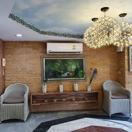 The Montana Lodge-Sathorn Бангкок Екстер'єр фото